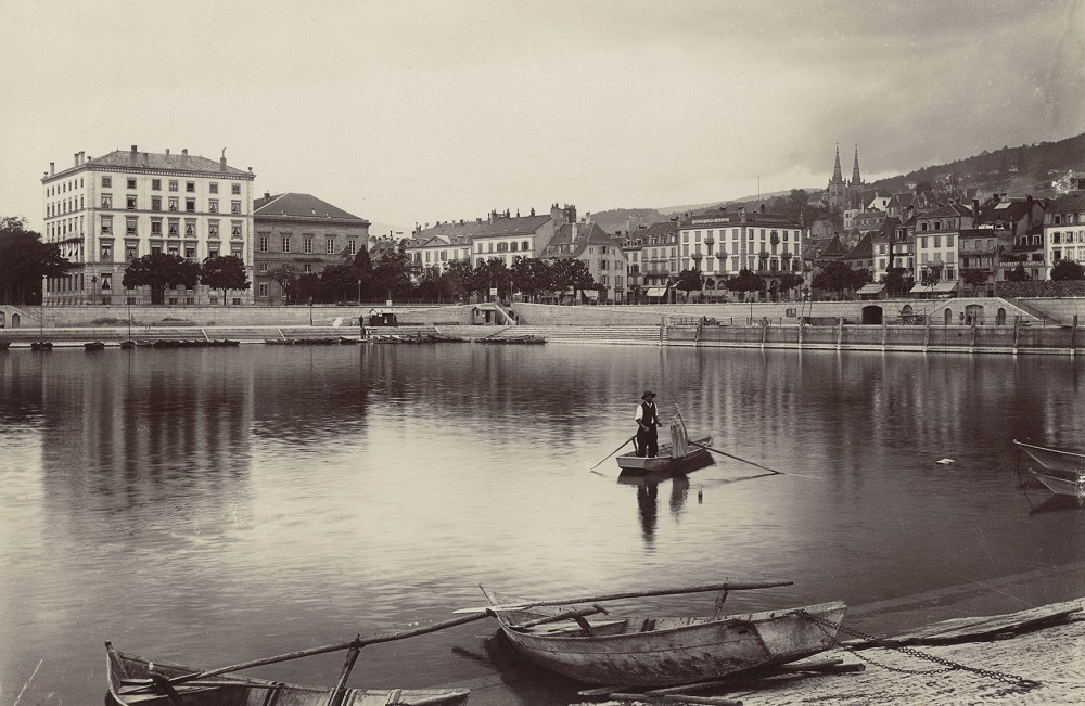 Une vue ancienne du port en noir et blanc