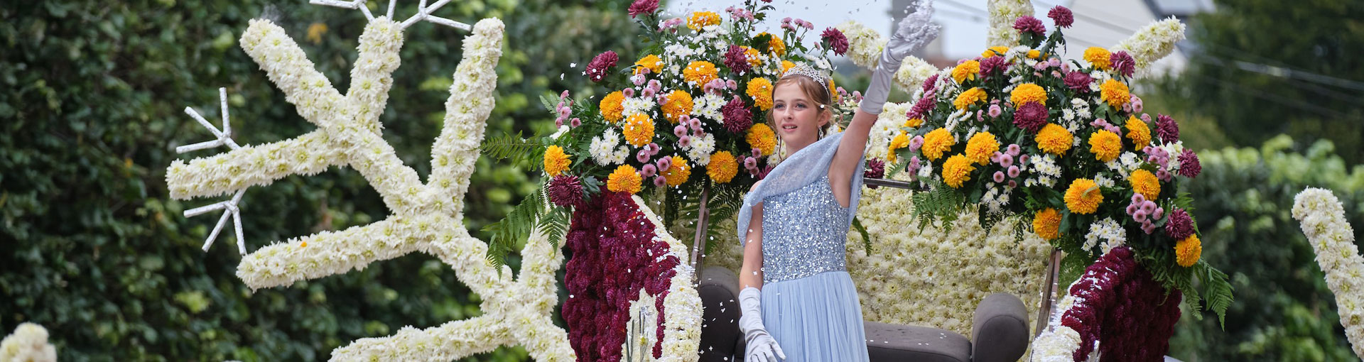 Le char fleuri de la reine des neiges